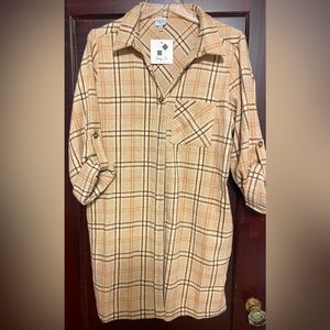 Women’s oversized flannel/dress. Size Medium. Never worn.